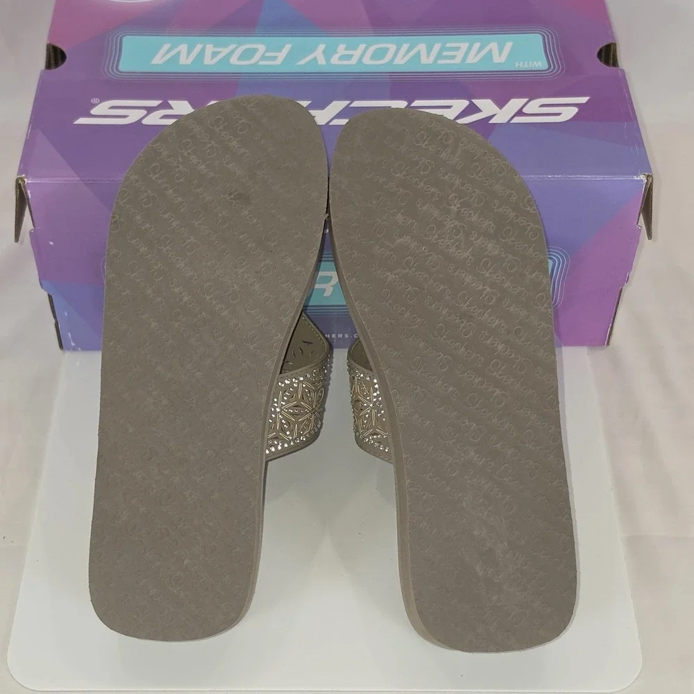 Skechers Yoga Foam Women's Size 10 Taupe Rhinestone Wedge Flip Flop Sandals